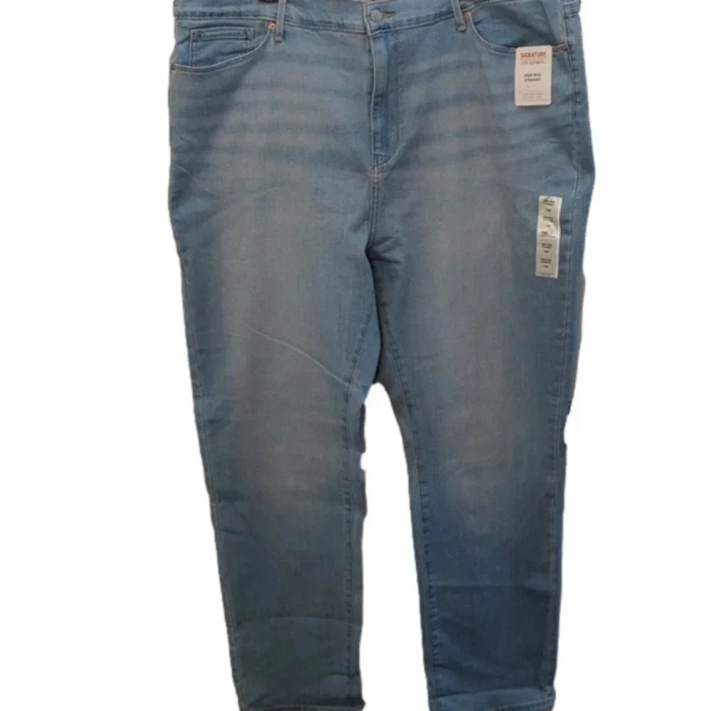 Signature Levi's Strauss high rise straight jeans size 24m